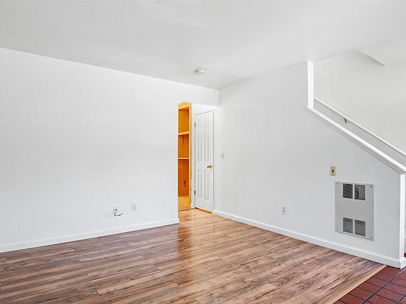 5th image of 342 Taylor VIew Drive