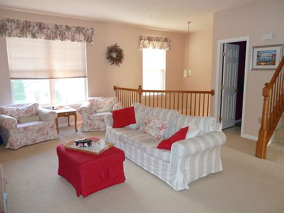 Living room & 2nd story overlook