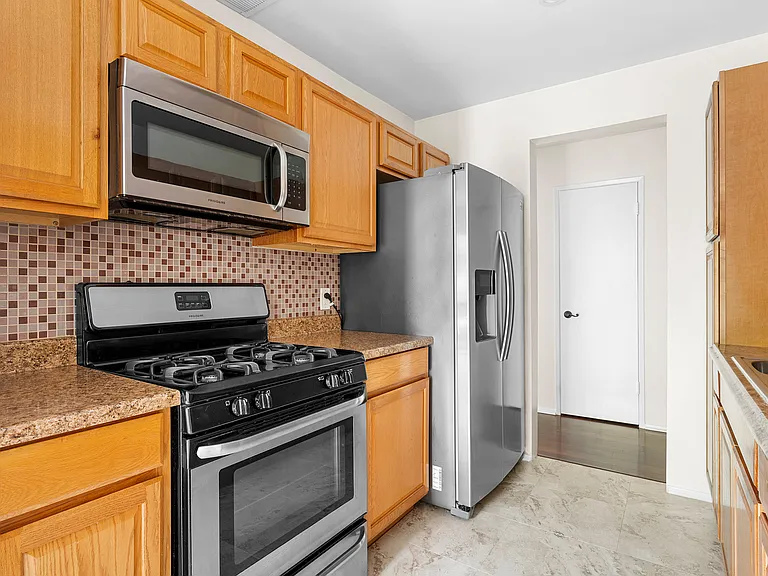 15344 Weddington St #202 — Photo 9