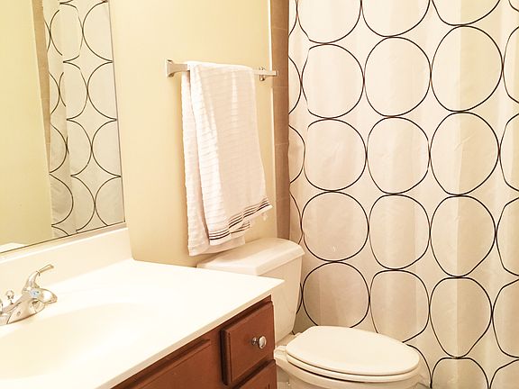 4th image of 1033 W 14th Pl Unit 338