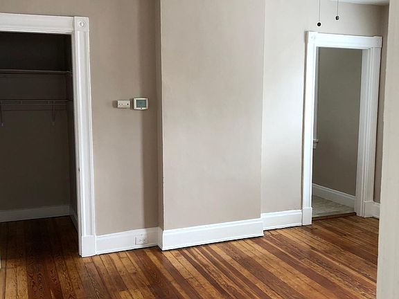 5th image of 3822 Mount Vernon Ave #2