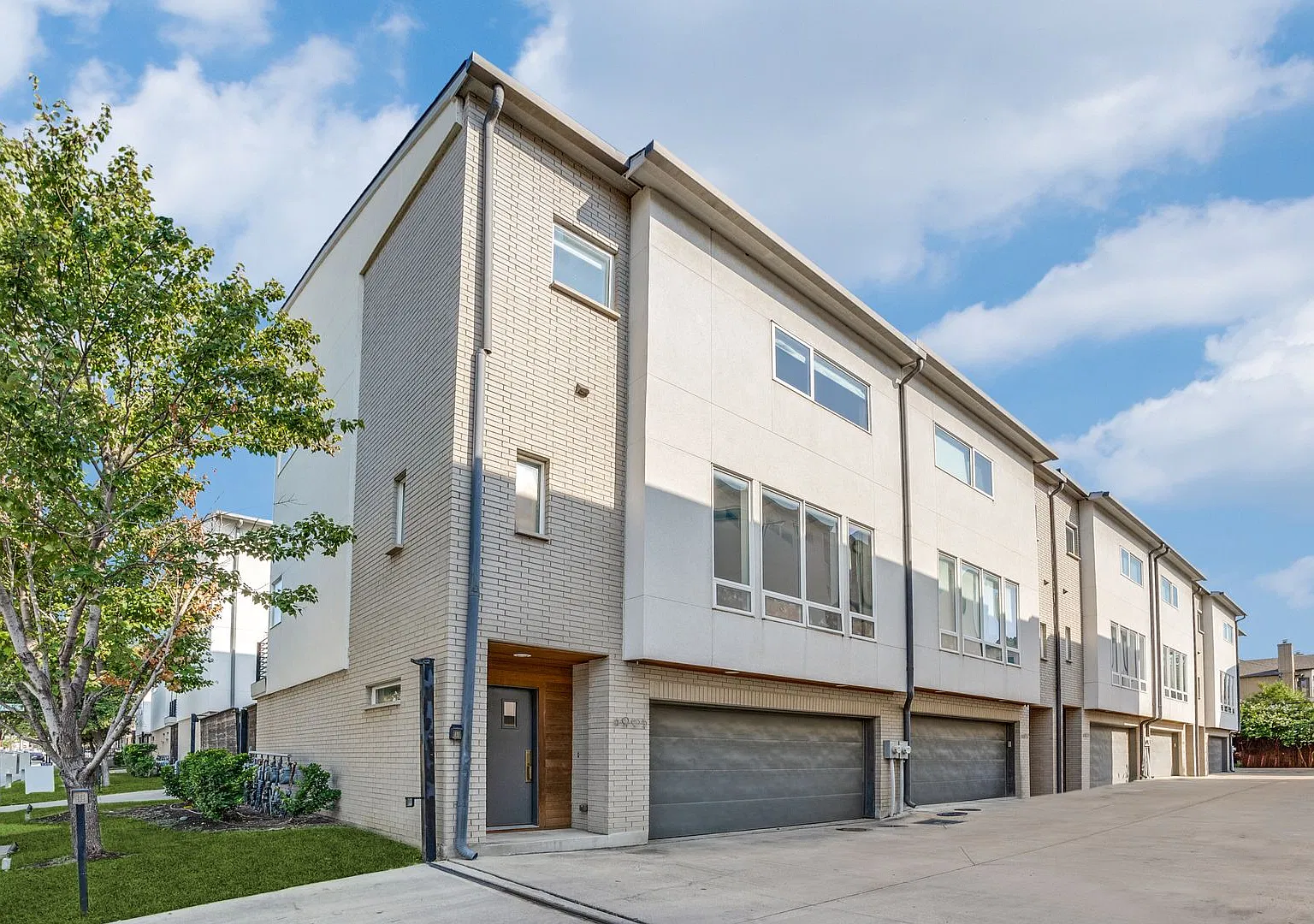 4905 Kilroy Drive — Photo 2