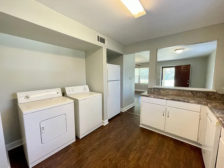 1100 Skyland Dr #J2 — Photo 6