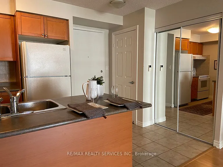 3880 Duke Of York Blvd #718 — Photo 2