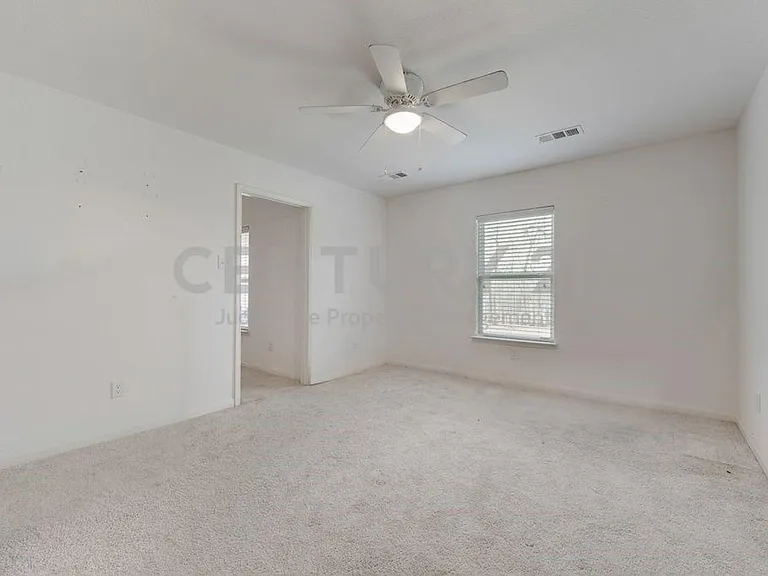 1904 Fairbanks Dr — Photo 8