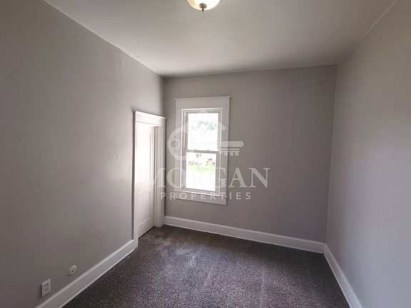 5th image of 1327 Arrow Ave
