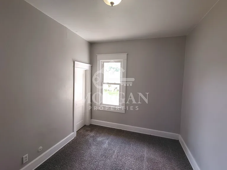 1327 Arrow Ave — Photo 5