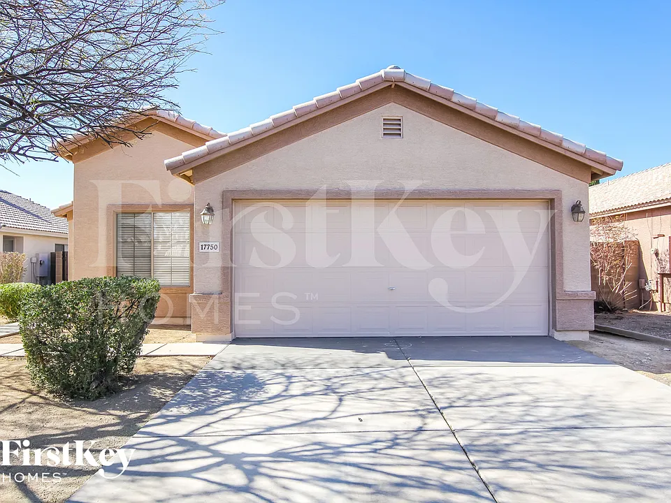17750 N White Horse Trl