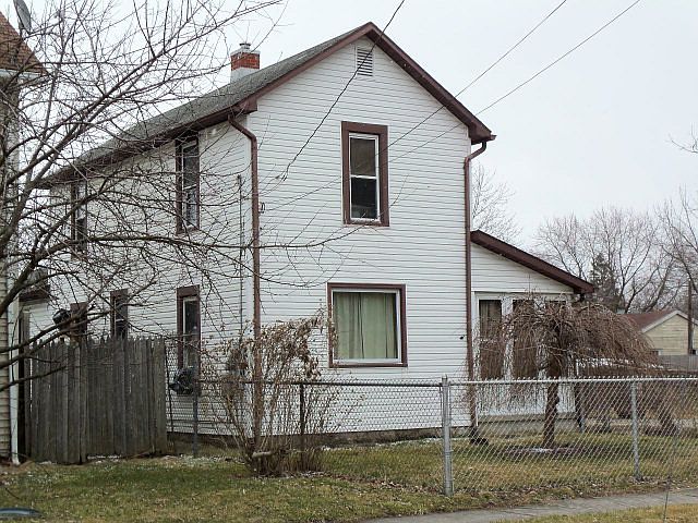 1st image of 536 Lee St