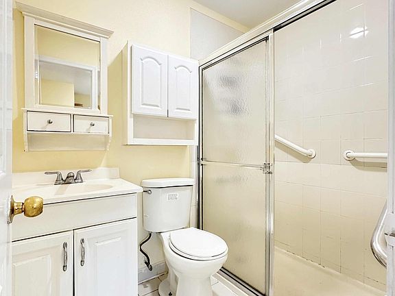4th image of 51 Memphis Ave #1F