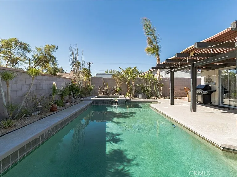 27350 Melanita Dr — Photo 6