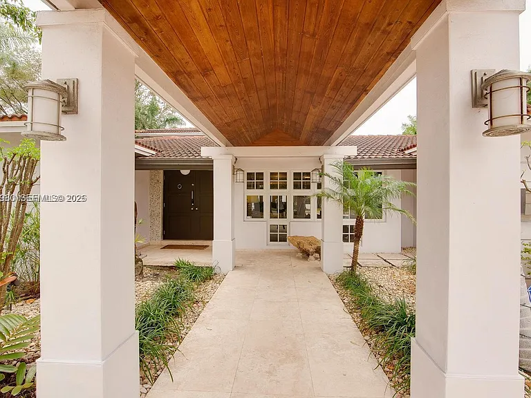 4101 Bayview Dr — Photo 4