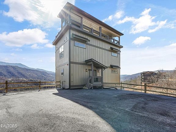 3rd image of 287 Laurel Oaks Way