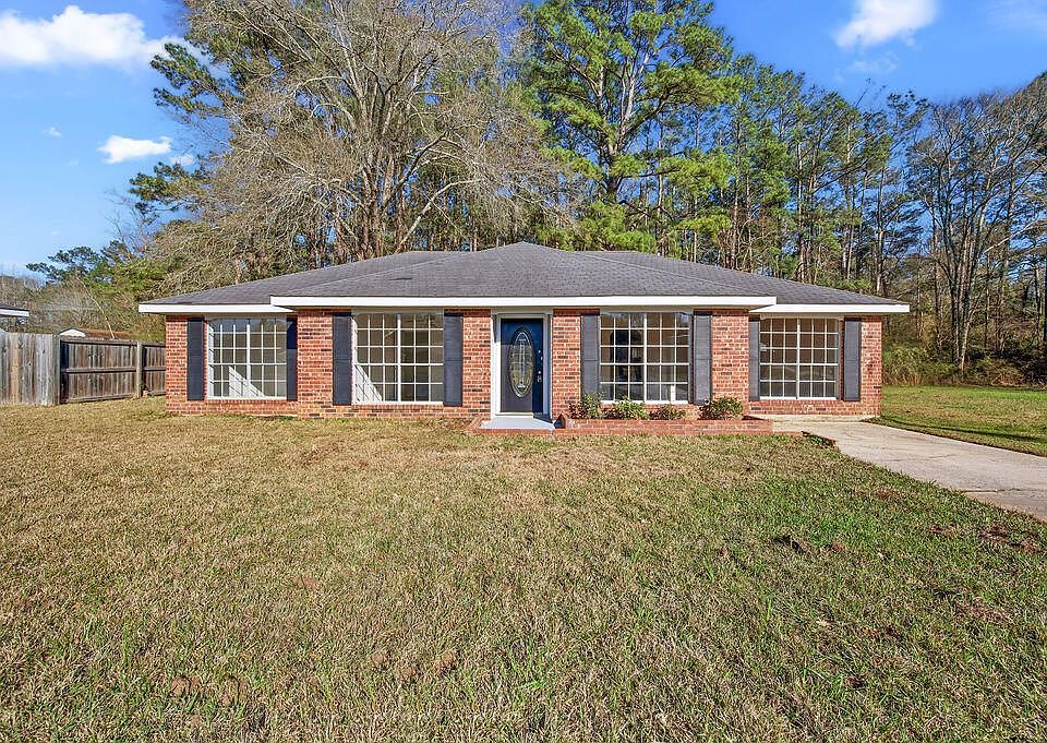 1st image of 209 Dogwood Dr