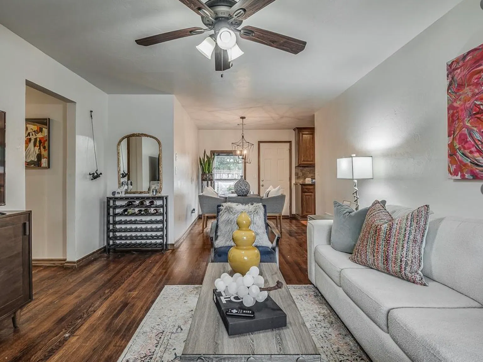 3 bed, 1020 sqft, $1,800 — Photo 3