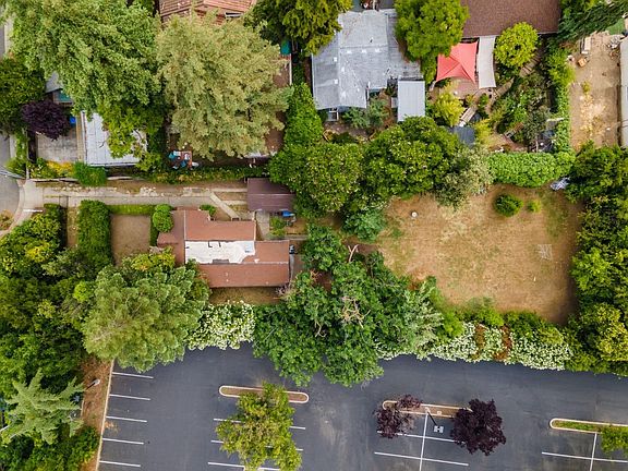 3rd image of 1212 Brace Ave