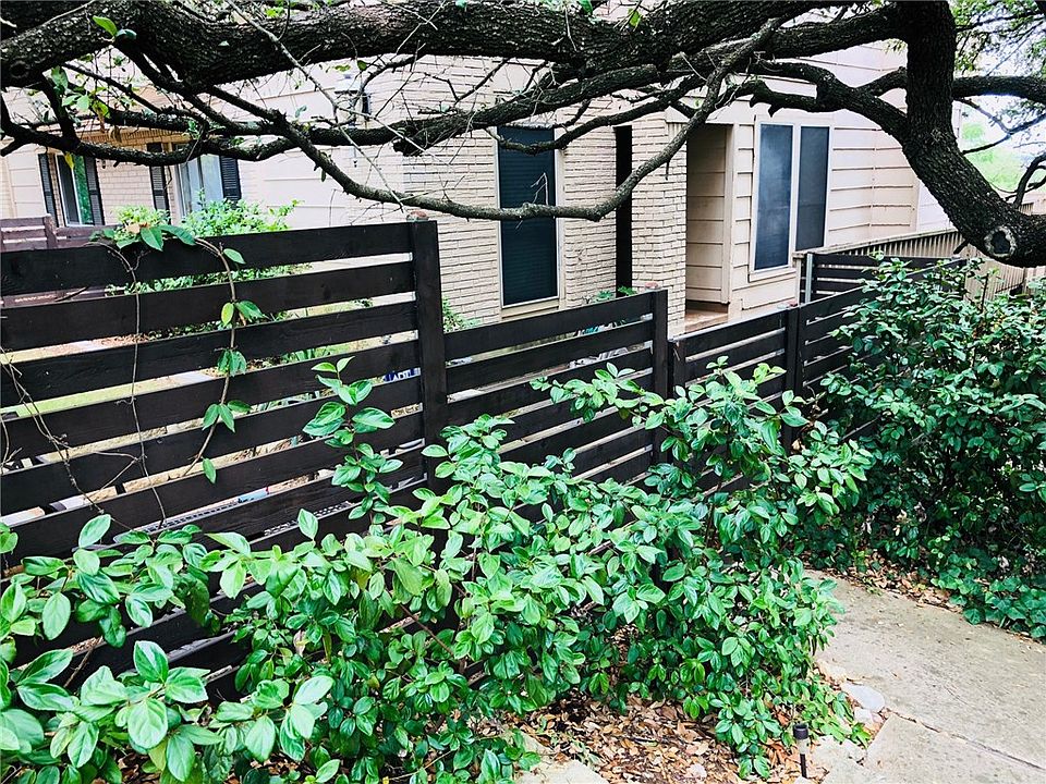 1st image of 1924 Holly Hill Dr #B