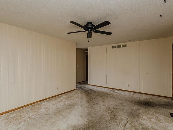 4th image of 1112 N Acadia Ave