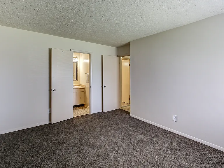 Glenview Apartments — Photo 100