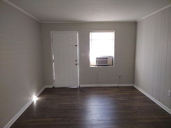 Livingroom (front door )