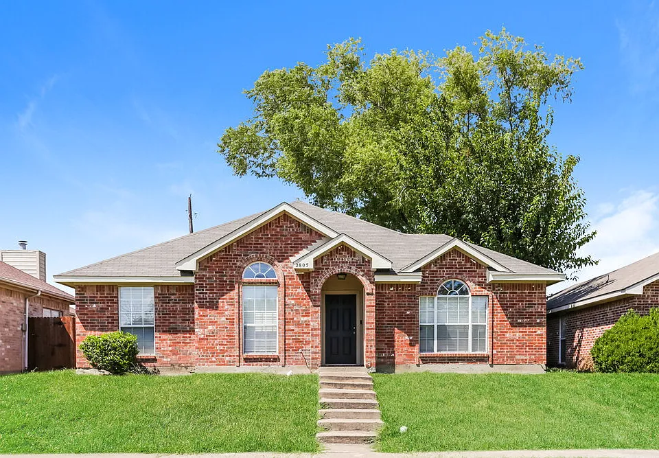 2805 Saint Croix Ave