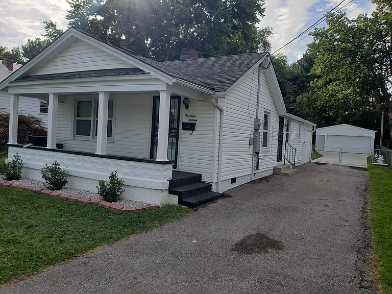 1416 Indiana Ave — Photo 2