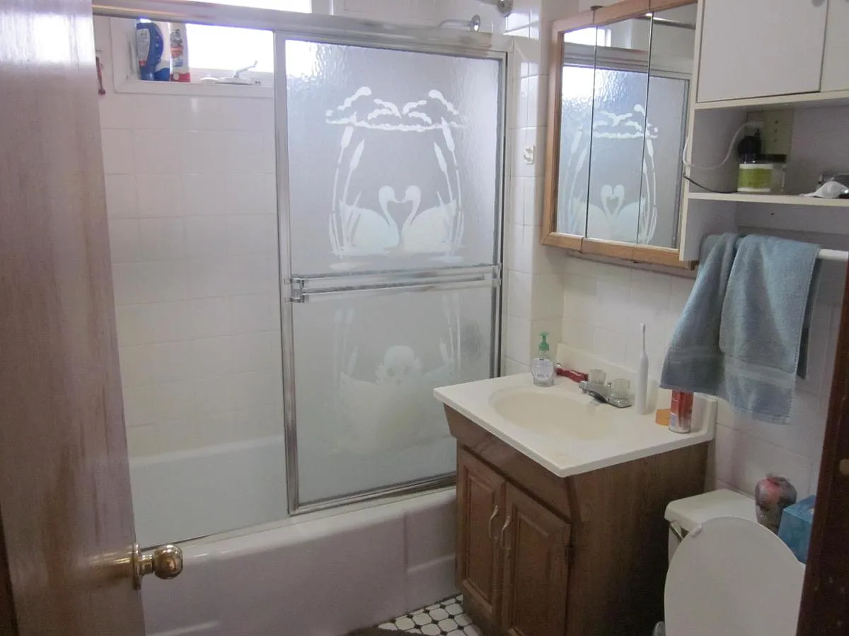 3 bed, 999 sqft, $3,300 — Photo 3