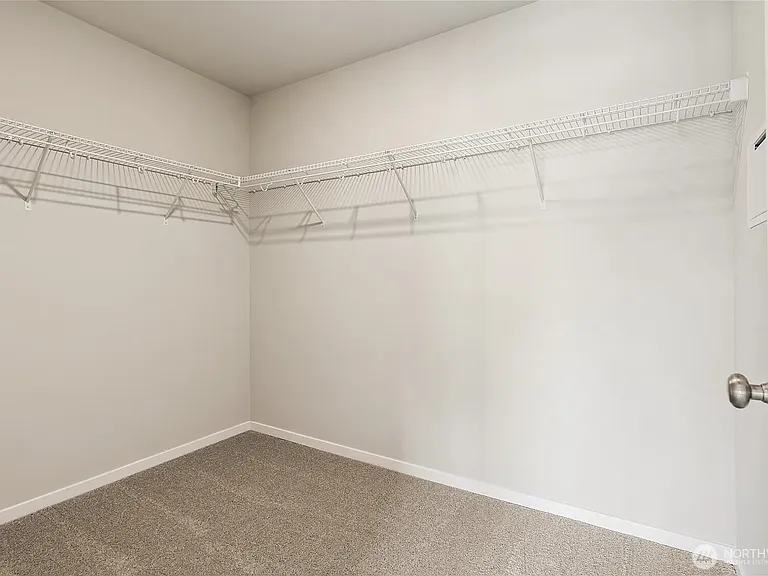 2126 Trailside Dr NE — Photo 14