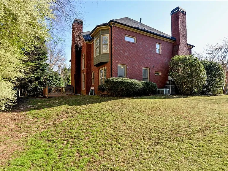 265 Windsor Gate Cv — Photo 52