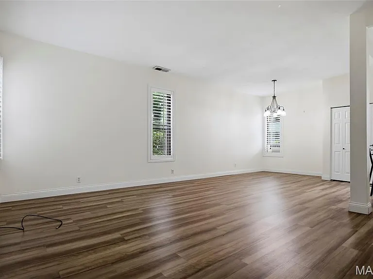 4320 W Pine Blvd #A — Photo 6