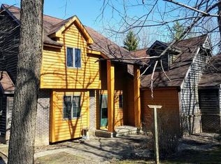 1923 Maples Rd, Dixon, IL 61021