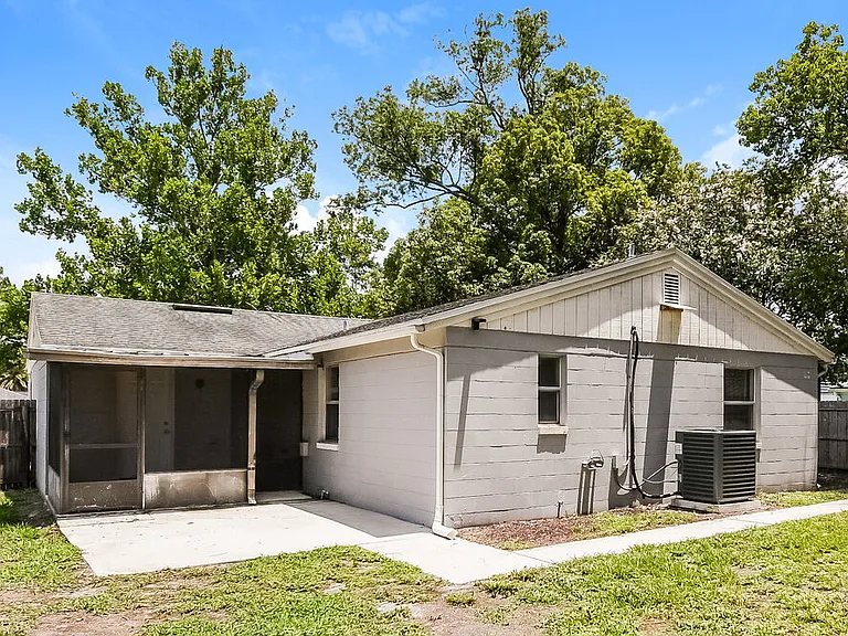 8244 Yolanda Ct — Photo 16