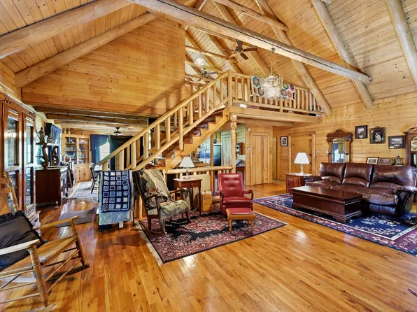 3276 Mundys Landing Rd, Versailles, KY 40383
