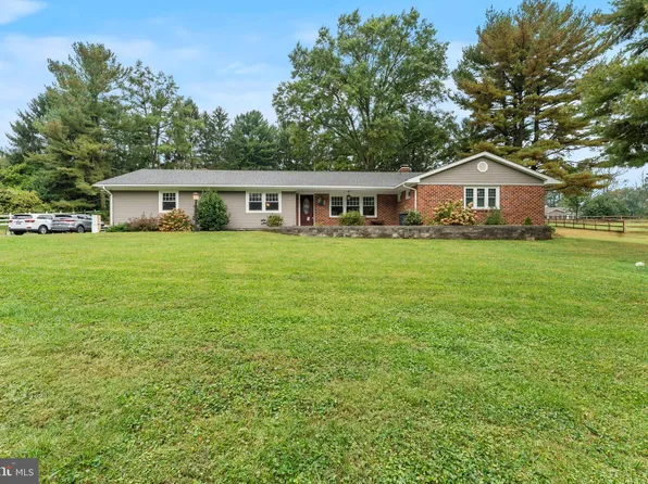 1208 Wynside Ln, Hampstead, MD 21074