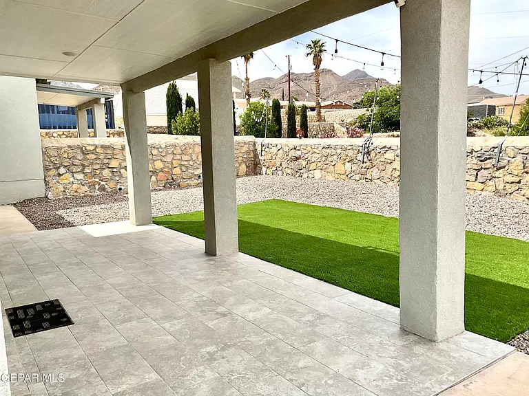8919 Eclipse St #B — Photo 34