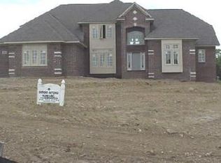 624 Parkland, Rochester, MI 48306