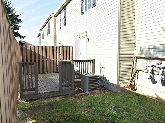 4th image of 4918 Stoneybrook Blvd