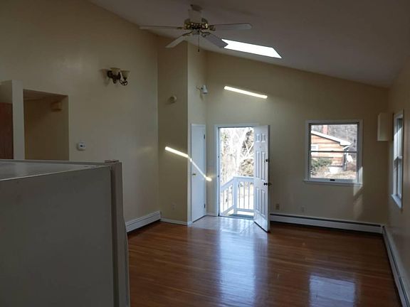 4th image of 144 New Broadway