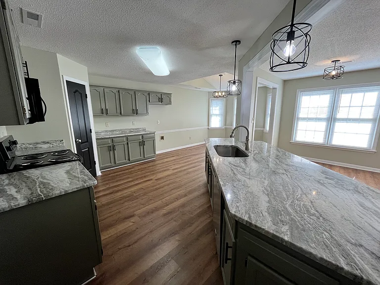 115 Sleepy Hollow Ln — Photo 11