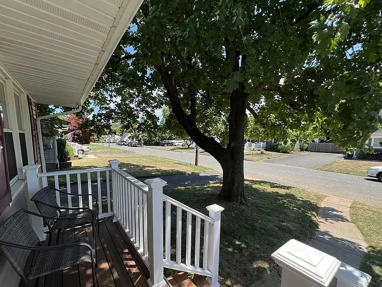 99 McLean St — Photo 16