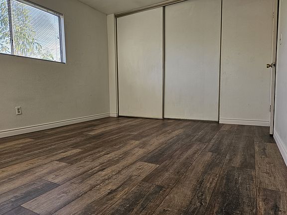 4th image of 24592 Canada St