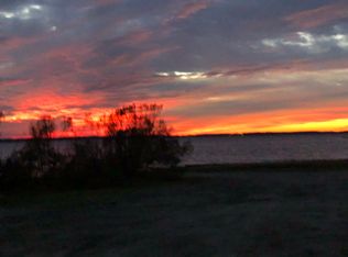 116 Willow St, Harkers Island, NC 28531