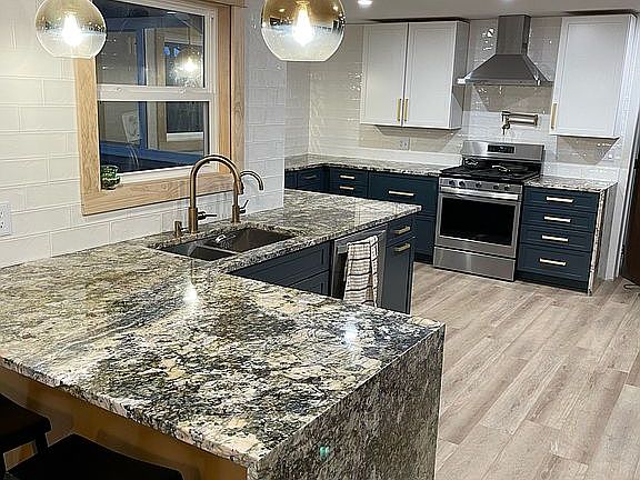 2nd image of 8321 Music St