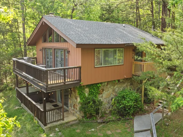 715 Upper Windsor Way, Gatlinburg, TN 37738