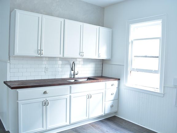 3rd image of 127 Ashland Ave #3
