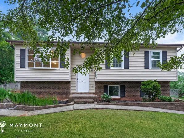 7309 Oak Park Ct, Pfafftown, NC 27040