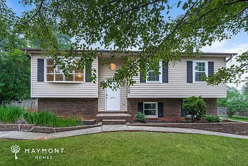 7309 Oak Park Ct Photo 1