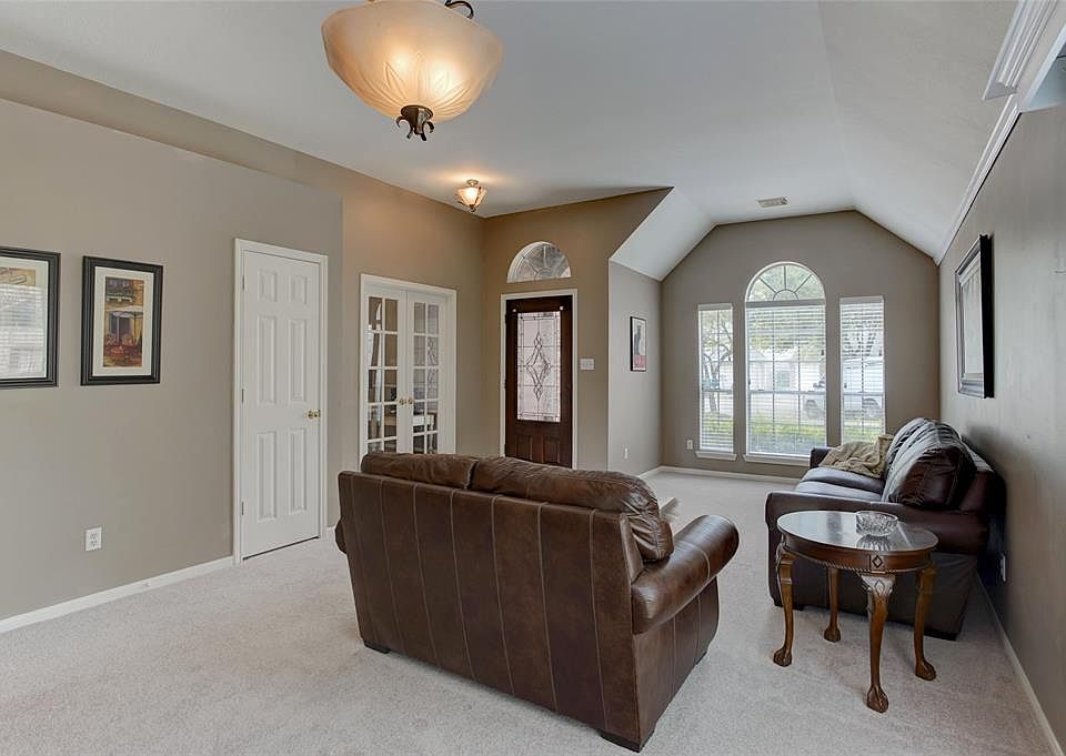 1st image of 12807 Pheasant Lake Ct