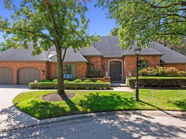 11 Windemere Pl, Grosse Pointe Farms, MI 48236