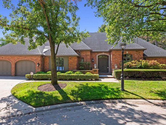 11 Windemere Pl, Grosse Pointe Farms, MI 48236